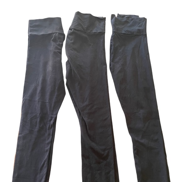 Three pairs of black leggings by Forever 21 - Picture 2 of 13